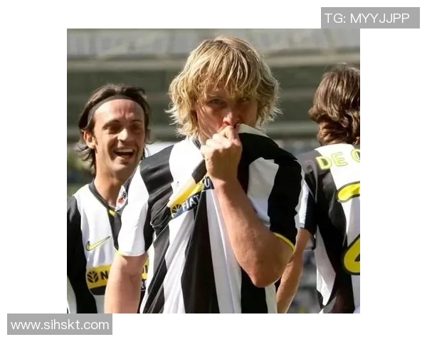 传奇球星荣耀再现足球广告打造不朽传奇魅力球场盛宴